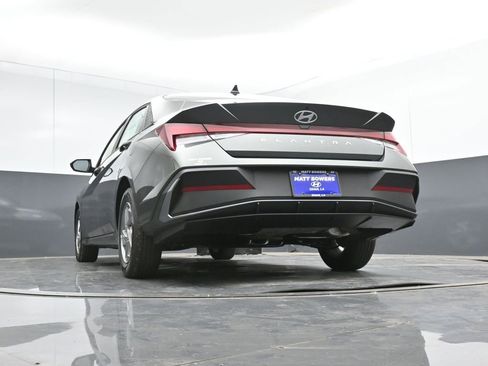 New 2026 Hyundai Elantra SE FWD image 12