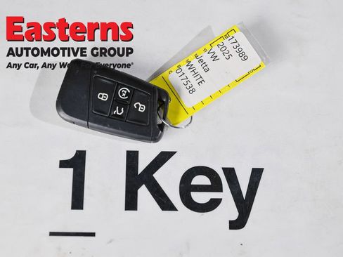 Used 2025 Volkswagen Jetta SE FWD image 24