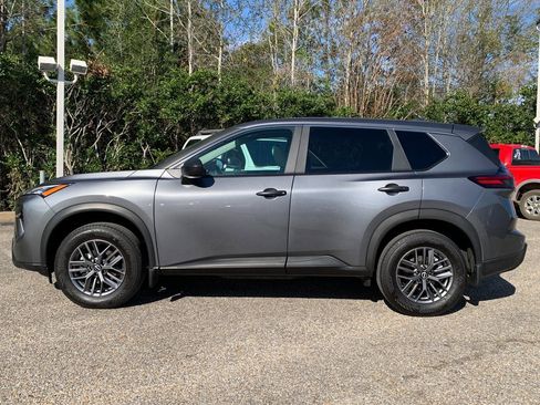 Used 2025 Nissan Rogue S image 5