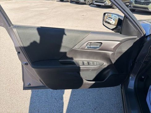 Used 2014 Honda Accord LX image 19