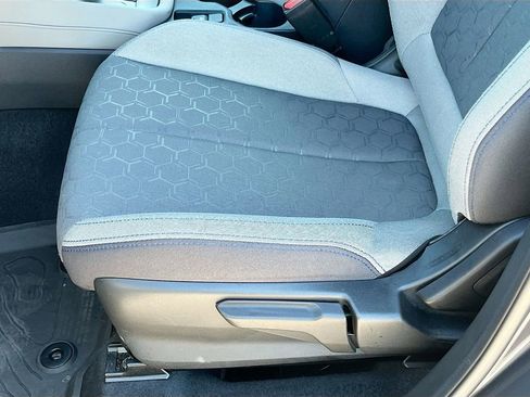 Used 2025 Subaru Forester AWD/4WD image 18