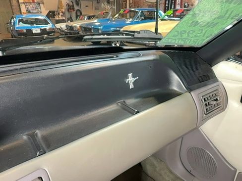 Used 1991 Ford Mustang LX RWD image 28