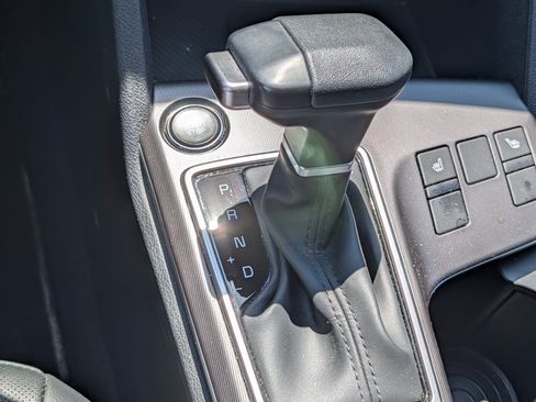 Used 2026 Kia Sportage EX FWD image 24
