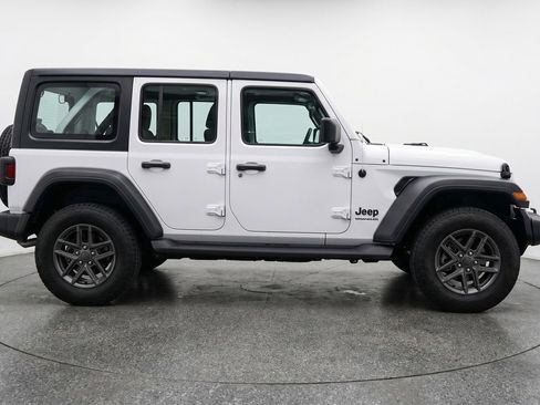 Used 2025 Jeep Wrangler Unlimited Sport AWD/4WD image 11