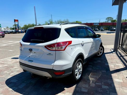 Used 2016 Ford Escape SE w/ Equipment Group 201A image 2