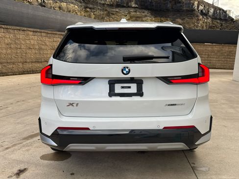 Certified 2025 BMW X1 xDrive28i w/ Technology Package image 4