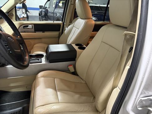 Used 2017 Ford Expedition XLT w/ Equipment Group 202A image 12