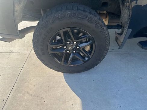 Used 2023 Chevrolet Silverado 1500 Custom Trail Boss image 17