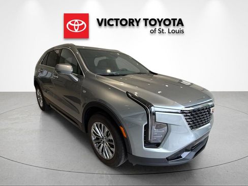 Used 2025 Cadillac XT4 Premium Luxury image 1