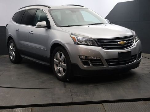 Used 2017 Chevrolet Traverse Premier image 2