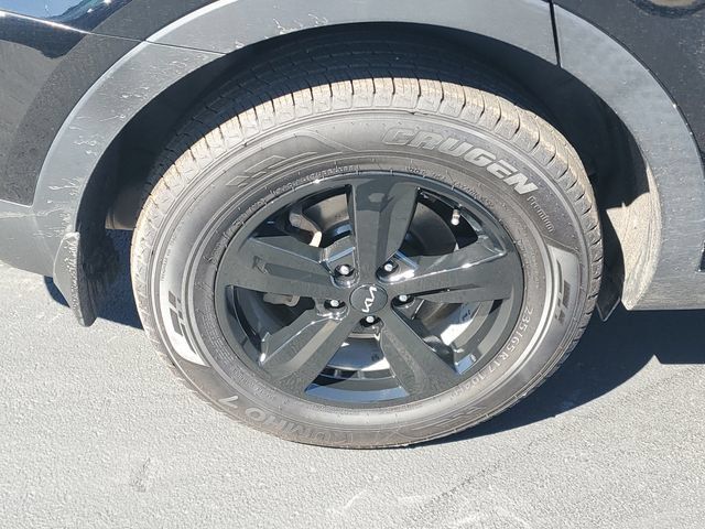 Certified 2023 Kia Sorento LX FWD image 5