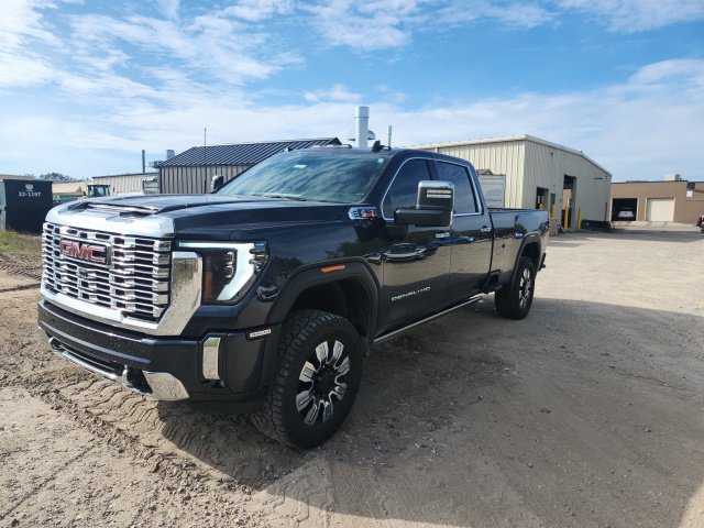Used 2025 GMC Sierra 3500 Denali AWD/4WD image 7