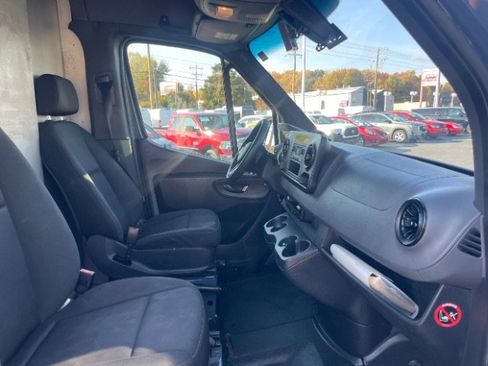Used 2019 Mercedes-Benz Sprinter 170 image 18