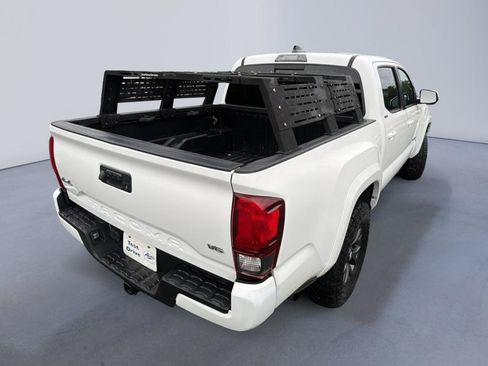 Used 2021 Toyota Tacoma SR5 w/ Technology Package AWD/4WD image 4
