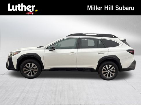 Used 2023 Subaru Outback Premium image 1