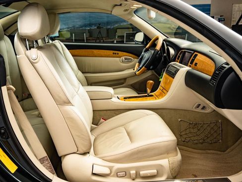 Used 2004 Lexus SC 430 Convertible RWD image 24