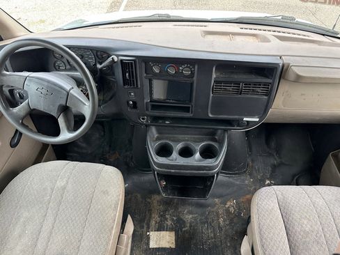 Used 2007 Chevrolet Express 1500 image 10