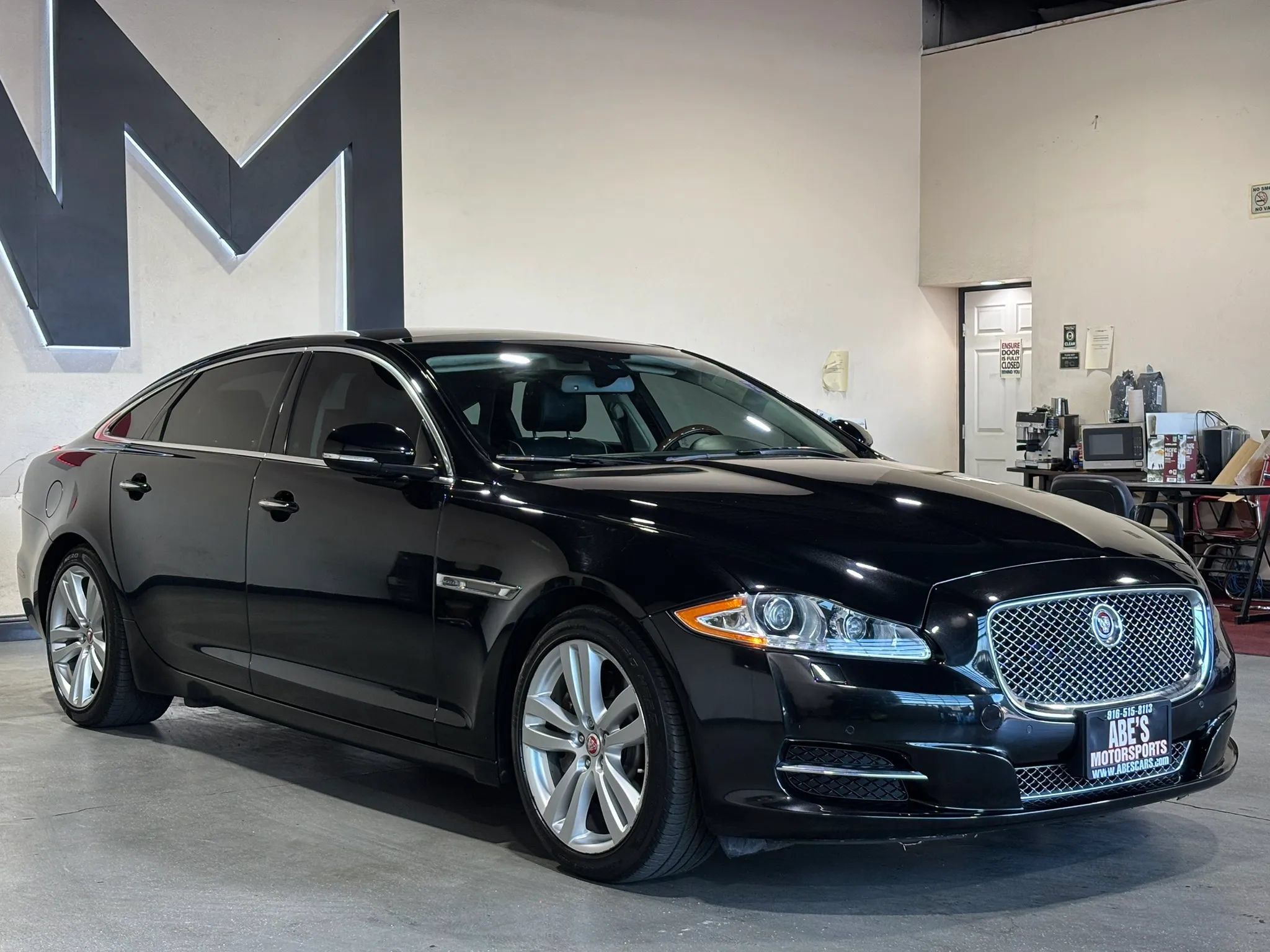 Used 2015 Jaguar XJ L Portfolio AWD/4WD image 3