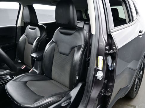 Used 2021 Jeep Compass Latitude AWD/4WD image 13