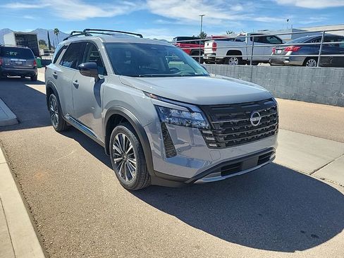 New 2026 Nissan Pathfinder Platinum image 9