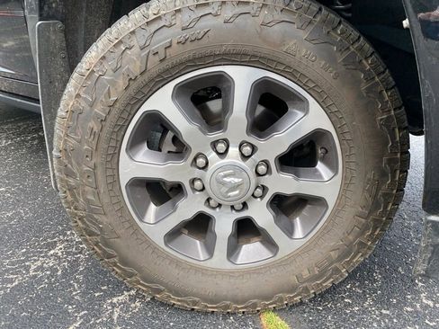Used 2022 RAM 3500 Limited AWD/4WD image 2