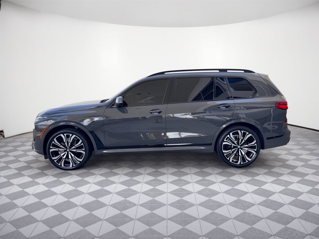 Used 2024 BMW X7 xDrive40i w/ Executive Package AWD/4WD image 2