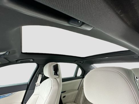 Certified 2023 BMW 740i 740i w/ Parking Assistance Package image 23