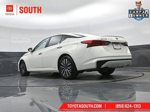 Used 2025 Nissan Altima 2.5 SV FWD image 40