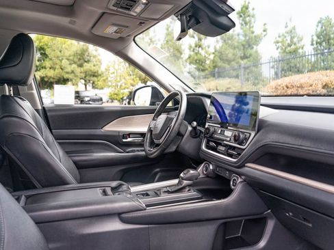 Certified 2024 Toyota Grand Highlander AWD image 21