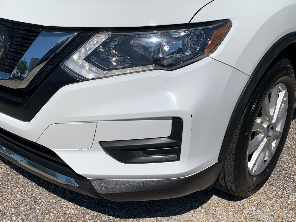 Used 2019 Nissan Rogue S w/ Special Edition Package FWD image 6