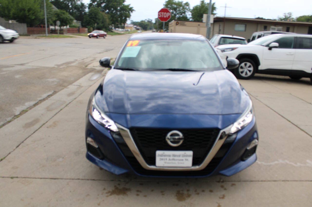 Used 2019 Nissan Altima 2.5 SR w/ SR Premium Package AWD/4WD image 3