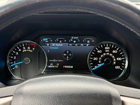 Used 2017 Ford F150 Platinum w/ Equipment Group 701A Luxury image 9