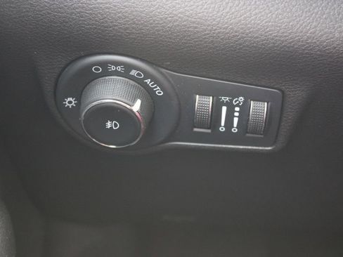 Used 2024 Jeep Compass Latitude AWD/4WD image 37