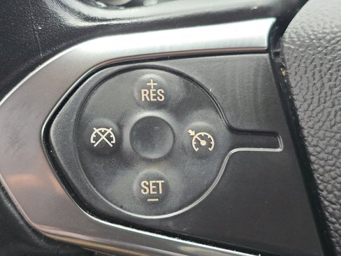 Used 2019 Chevrolet Traverse LT FWD image 32