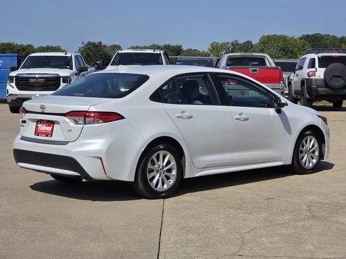 Used 2022 Toyota Corolla LE w/ LE Convenience Package FWD image 7