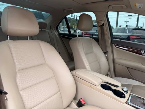 Used 2014 Mercedes-Benz C 250 Sedan image 33