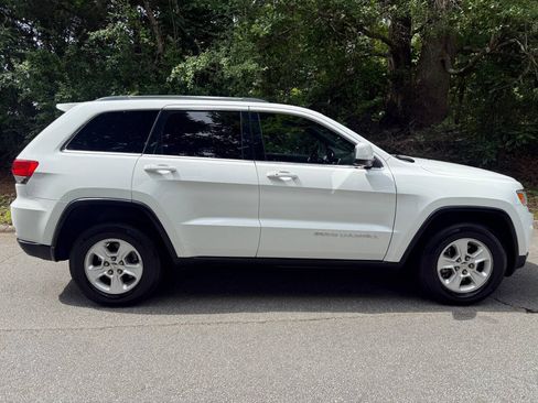 Used 2014 Jeep Grand Cherokee Laredo w/ All Weather Capability Group AWD/4WD image 20