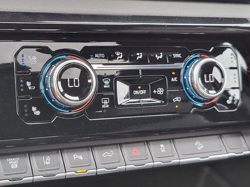 New 2025 GMC Sierra 3500 AT4 w/ Technology Package image 32