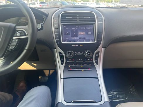 Used 2020 Lincoln Nautilus FWD image 18