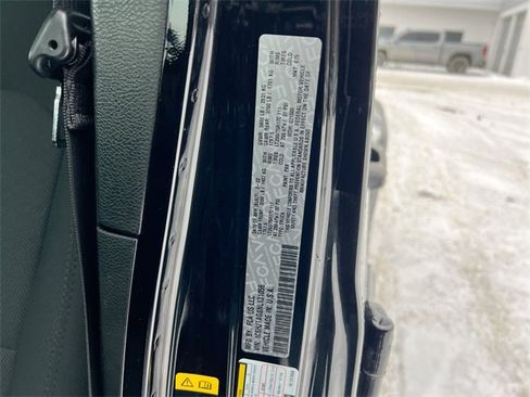 Used 2022 Jeep Gladiator Willys image 33