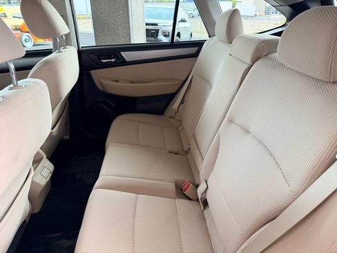 Used 2019 Subaru Outback 2.5i Premium image 15