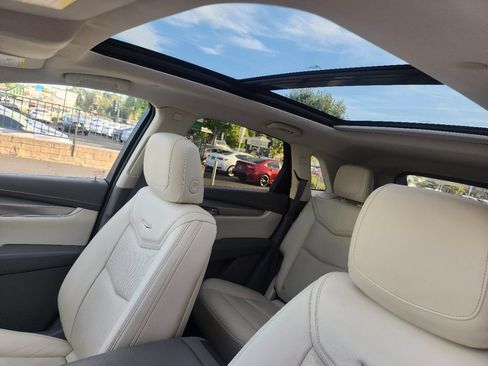 Used 2017 Cadillac XT5 Luxury w/ Driver Awareness Package FWD image 15