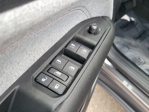 Used 2022 Jeep Compass Latitude w/ Sun and Sound Group image 22