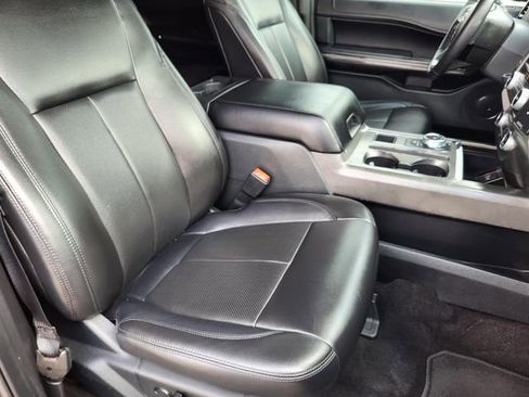 Used 2021 Ford Expedition XLT RWD image 25