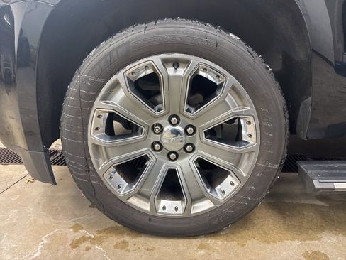 Used 2016 GMC Yukon Denali w/ Open Road Package image 16