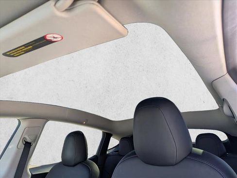 Used 2021 Tesla Model Y Performance image 16