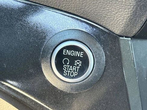 Used 2017 Ford Escape Titanium image 33