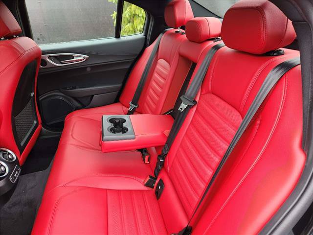 Used 2024 Alfa Romeo Giulia Veloce AWD/4WD image 26