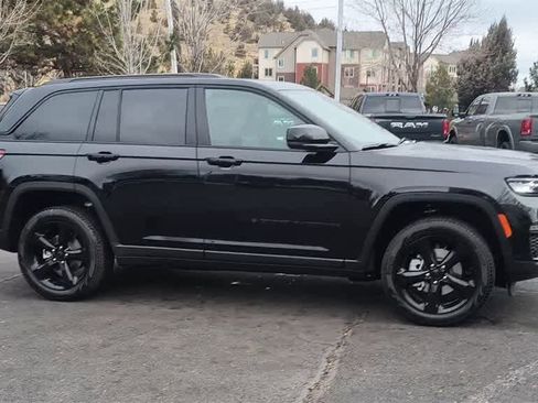 New 2025 Jeep Grand Cherokee Limited image 2