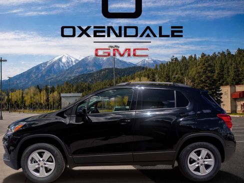 Used 2022 Chevrolet Trax LT w/ LT Convenience Package AWD/4WD image 4